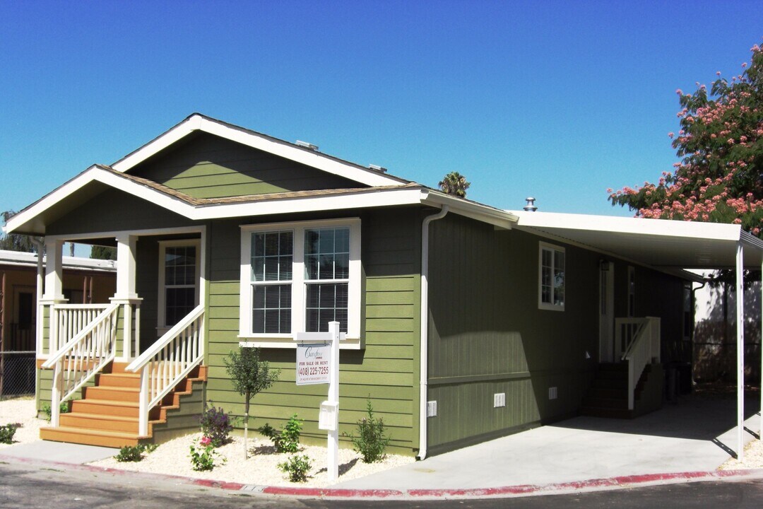 1601 S Sandhill Rd in Las Vegas, NV - Building Photo