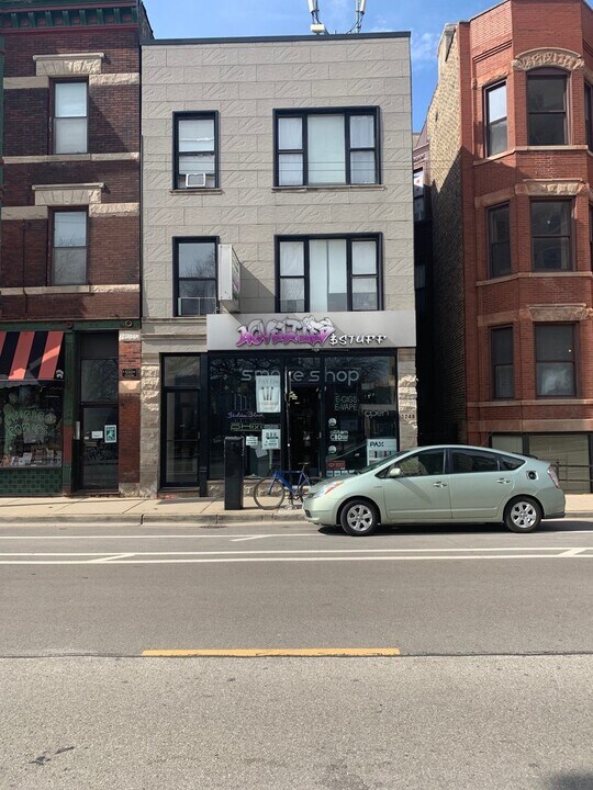 3248 N Clark St in Chicago, IL - Building Photo