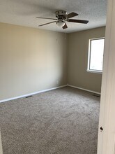 409 S Mt Carmel St in Wichita, KS - Building Photo - Building Photo