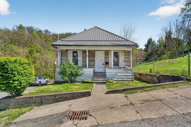 property at 804 Illinois Ave