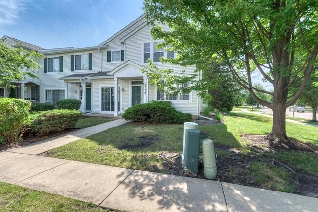 2279 Reflections Dr in Aurora, IL - Building Photo - Building Photo