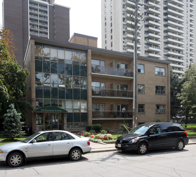 135 Keewatin Ave in Toronto, ON - Building Photo