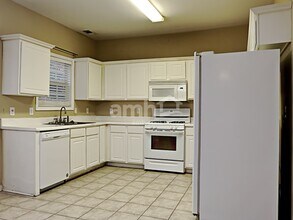 1584 Silver Ridge Dr in Austell, GA - Building Photo - Building Photo