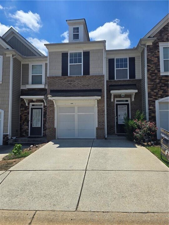1934 Dilcrest Dr in Duluth, GA - Building Photo