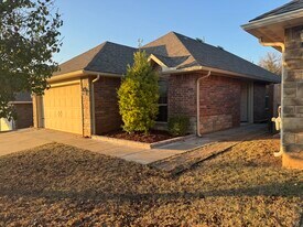 2321 Golden Ln in Edmond, OK - Building Photo