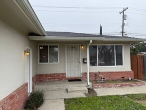 414 Dan St in Manteca, CA - Building Photo - Building Photo