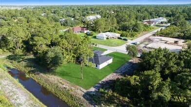 824 Calumet St E in Lehigh Acres, FL - Foto de edificio - Building Photo