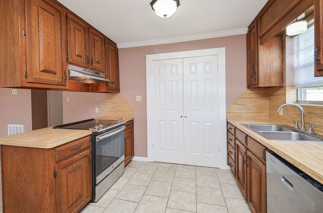 3011 Orange St in Waller, TX - Building Photo
