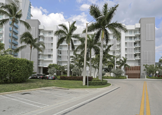 Sereno in Miami Beach, FL - Foto de edificio - Building Photo