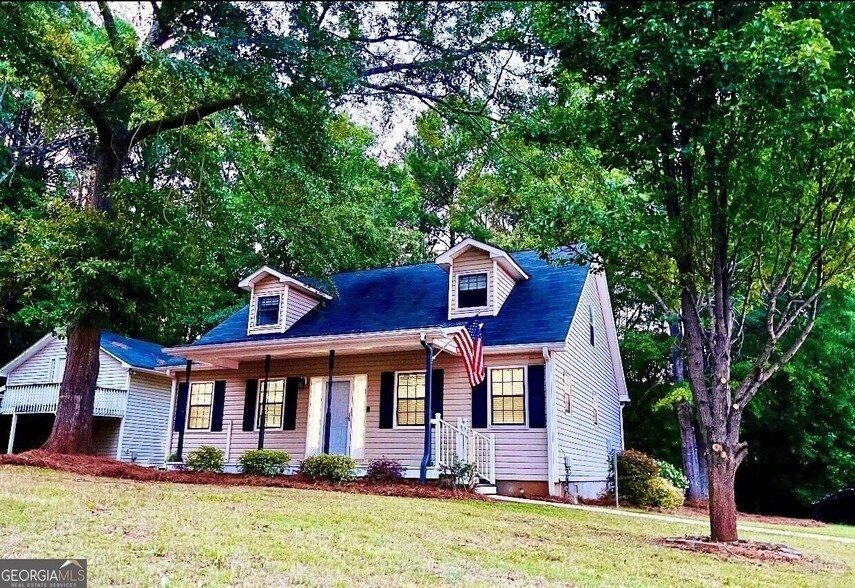 410 Invector Ct in Locust Grove, GA - Building Photo