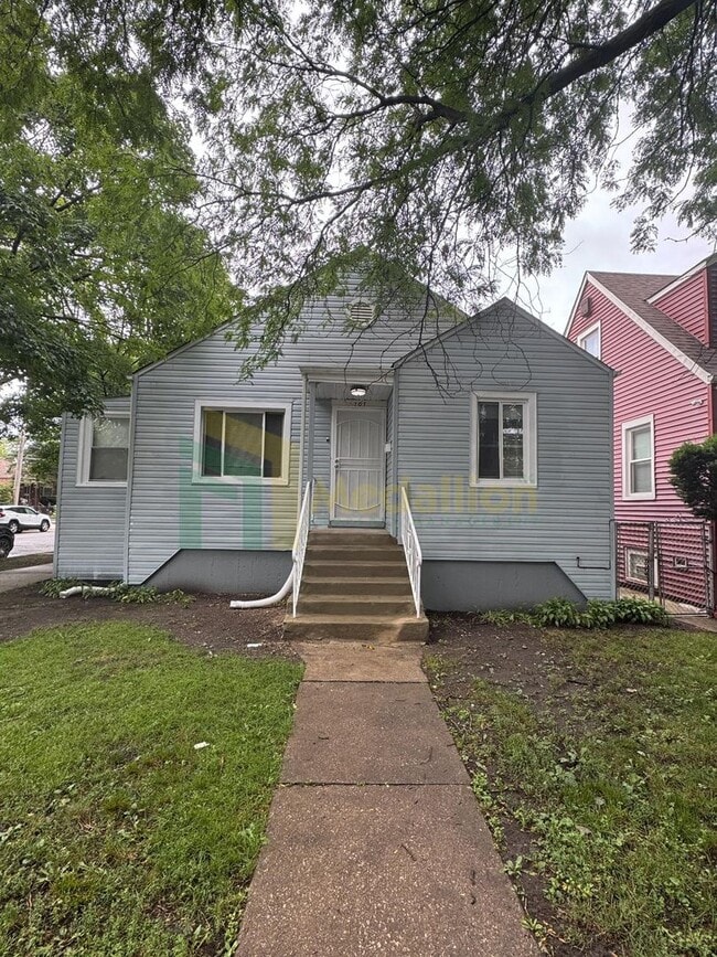 property at 101 W 124th St
