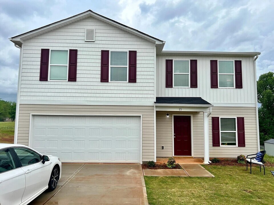 15 Harvest Ridge Dr in Hickory, NC - Building Photo