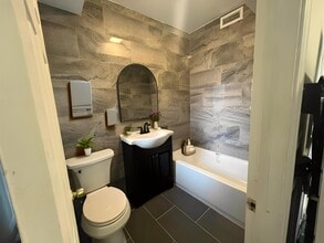 620-3F S 2nd St, Unit 3r in Philadelphia, PA - Building Photo - Building Photo