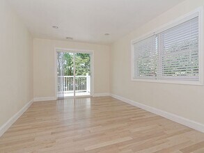 53 Winslow Ave, Unit 2 in Somerville, MA - Foto de edificio - Building Photo