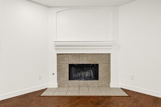 15911 Breanna Ln in Houston, TX - Foto de edificio - Building Photo