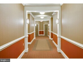426 Masterson Ct in Ewing, NJ - Foto de edificio - Building Photo