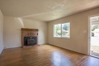 1376 Jeffries Ave in Anderson, CA - Building Photo - Building Photo