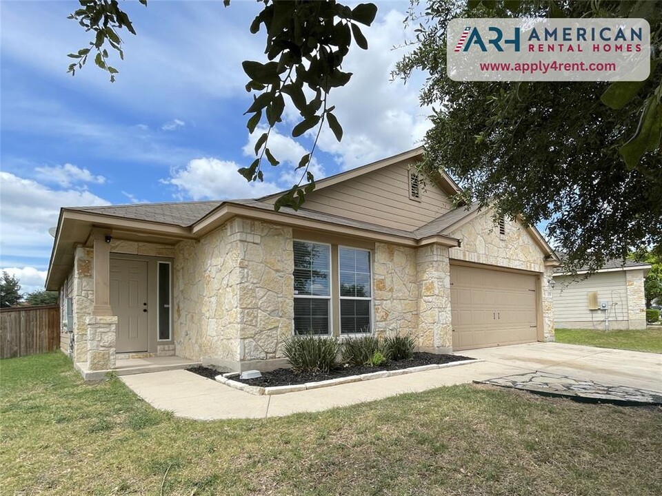 179 Valero Dr in San Marcos, TX - Building Photo