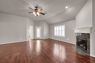 122 Snug Harbor Dr in Montgomery, TX - Building Photo - Building Photo
