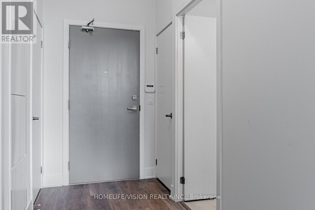 188 Fairview Mall Dr in Toronto, ON - Building Photo - Building Photo