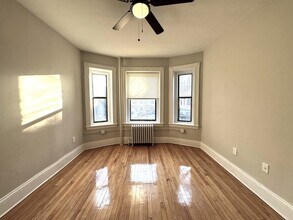 8 Langmaid Ave in Somerville, MA - Building Photo - Building Photo