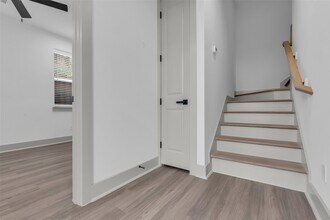 5310 Kindred Gdn Ln in Houston, TX - Building Photo - Building Photo