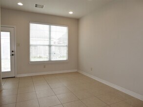 10225 Wood Fern Ct in Conroe, TX - Foto de edificio - Building Photo