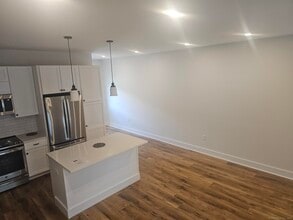 138 Boston Post Rd in East Lyme, CT - Building Photo - Building Photo