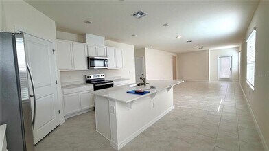 3326 Wakefield Dr in Haines City, FL - Building Photo - Building Photo