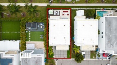 10366 NW 68th Terrace in Doral, FL - Building Photo - Building Photo