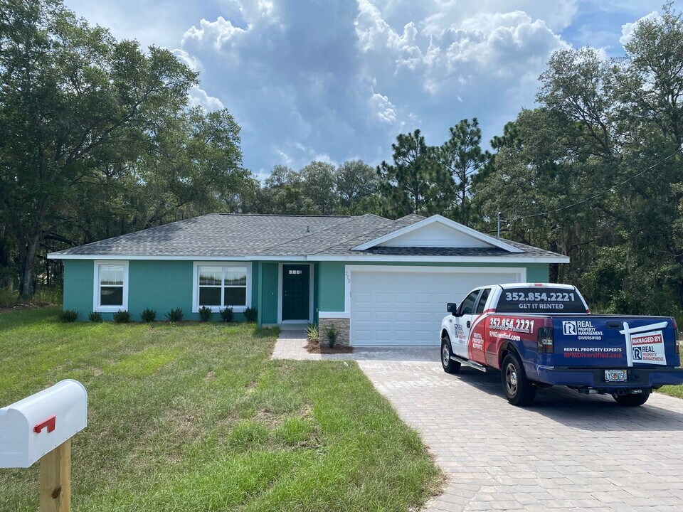 210 Locust Lane Pass in Ocala, FL - Building Photo