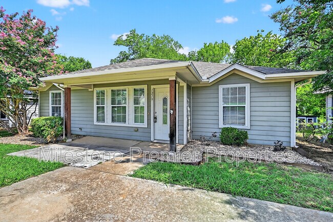 1219 W Elm St in Denison, TX - Building Photo - Building Photo