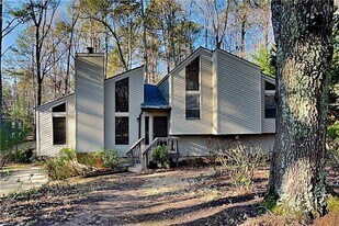 2021 Kramer Way in Marietta, GA - Building Photo