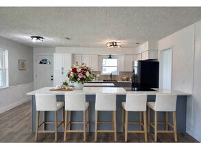 108 Lakeshore Dr in Wharton, TX - Building Photo - Building Photo