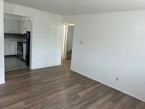 1720 E 12th St in Sioux Falls, SD - Building Photo - Building Photo