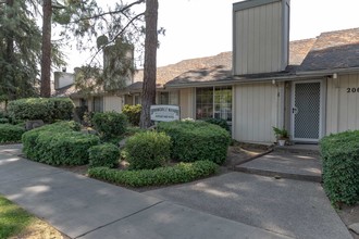 Brookdale Manor in Merced, CA - Building Photo - Other