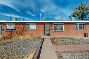 1033 Louisiana Blvd SE in Albuquerque, NM - Building Photo
