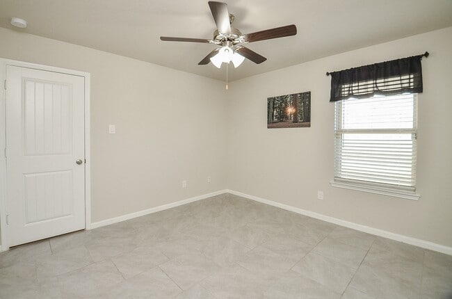 property at 3103 Floral Park Ct