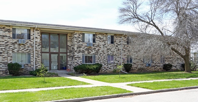 625 Meadow Ln in Burlington, WI - Building Photo - Building Photo