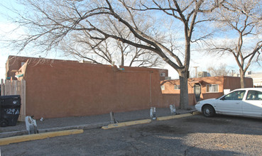 329-333 Pennsylvania St NE in Albuquerque, NM - Building Photo - Building Photo