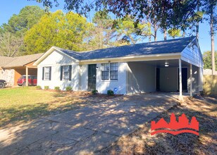 Welcome to 718 Northaven! in Memphis, TN - Building Photo - Building Photo