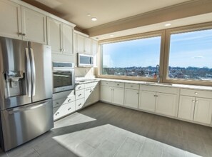 511 Broadway in Somerville, MA - Foto de edificio - Building Photo