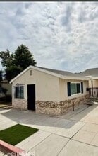 6161 Orange Ave in Long Beach, CA - Foto de edificio - Building Photo