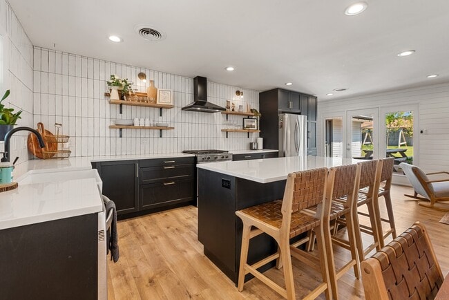 3404 Parkway Terrace