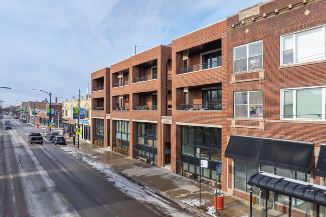 3008-3018 W Montrose Ave in Chicago, IL - Building Photo - Building Photo