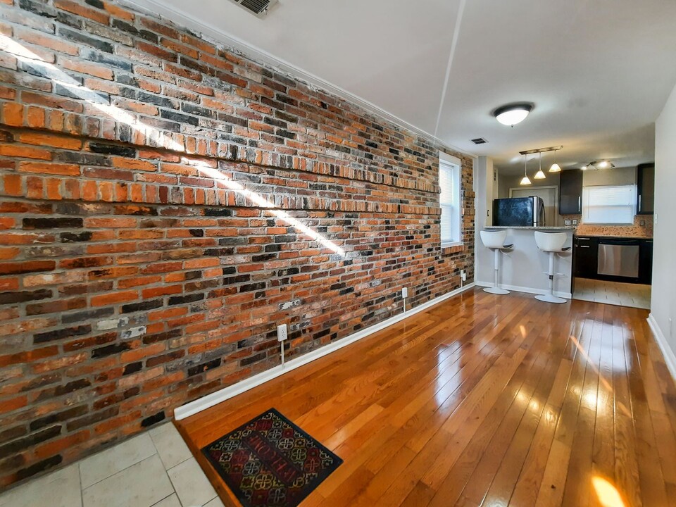 40 E Barney St in Baltimore, MD - Building Photo