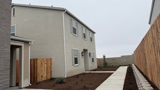 4501 Stine Rd in Bakersfield, CA - Building Photo - Building Photo