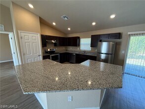 6129 Laurelwood Dr in Ft. Myers, FL - Building Photo - Building Photo