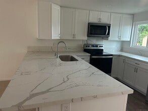 8775 Navajo Rd in San Diego, CA - Building Photo - Building Photo