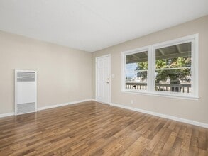 2140 E Floradora Ave in Fresno, CA - Building Photo - Building Photo